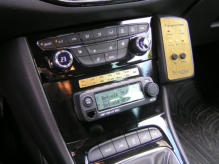 Funkger�t in der Mittelkonsole mit Konsolenerweiterung